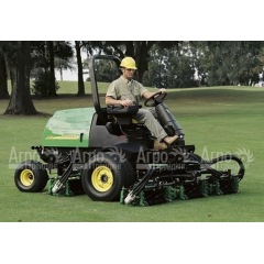 Бензиновая газонокосилка  для фейрвея Jonh Deere - 3225 С в Костроме