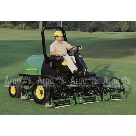 Бензиновая газонокосилка для фейрвея  Jonh Deere - 3235 С  в Костроме